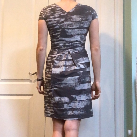 Grey BCBG form fitting dress - Picture 2 of 5